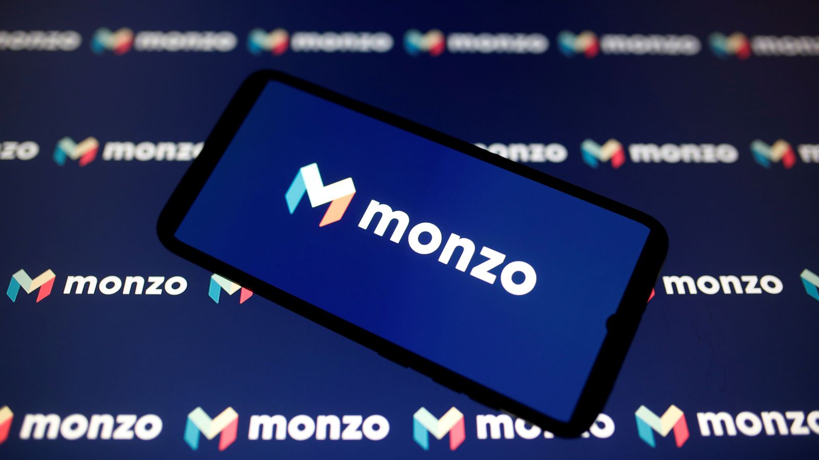 Monzo يصطف المصرفيون لقيادة رأس الرأس 6 مليارات جنيه إسترليني | أخبار المال