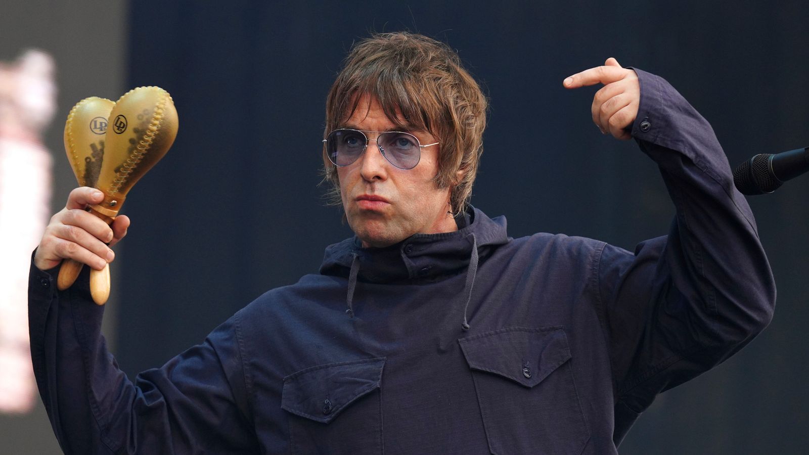 Liam Gallagher يضرب في مجلس إدنبرة بعد أن وصف مشجعي الواحة “رودي” | أخبار ents & arts